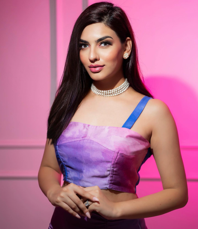 Nikita Dhogdi in PLUM