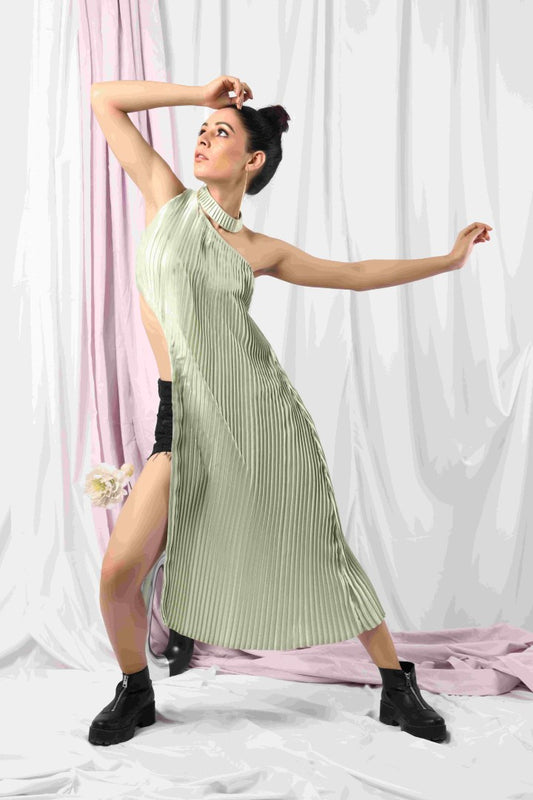 PEEK-A BOO PLEAT TOP